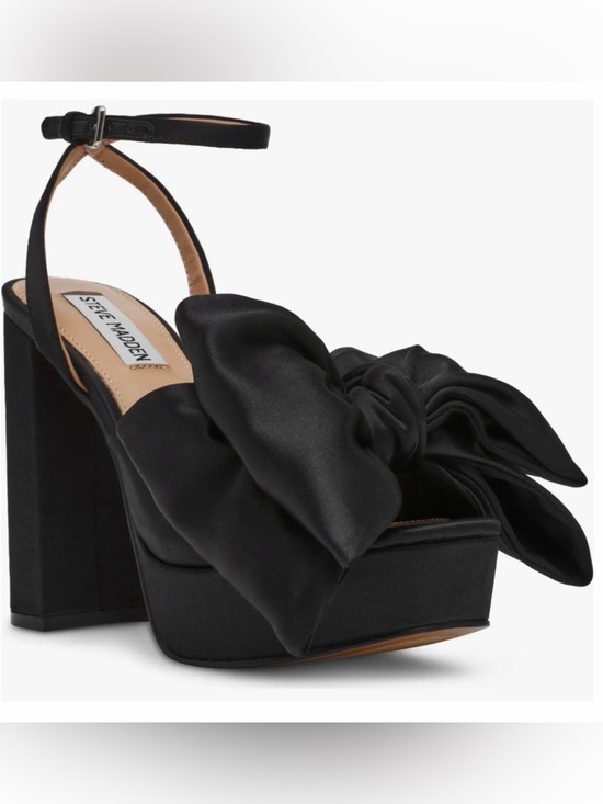 Steve Madden Shoes - 🎀 Steve Madden "Lively" Black Satin Platform Heels 🎀
